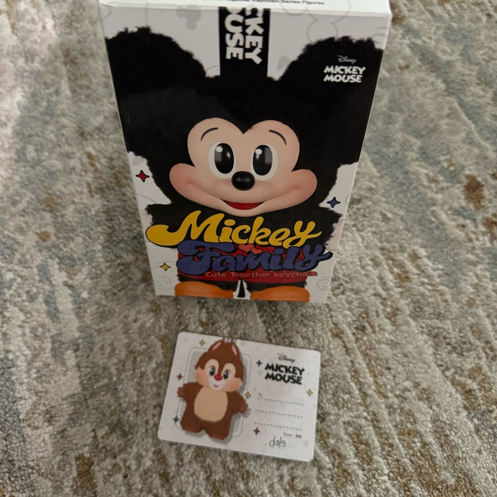 Dale POP MART MICKEY FAMILY CUTE TOGETHER Keychain Series DISNEY NWT